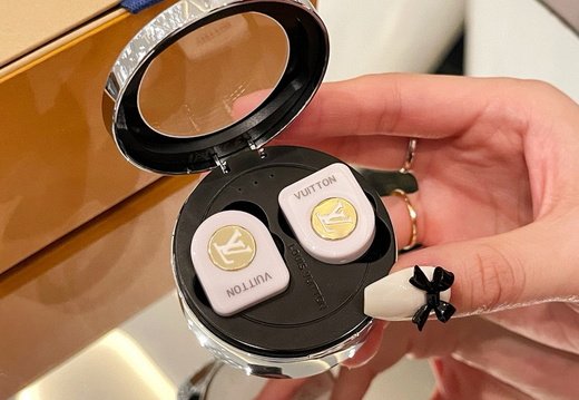 LV Bluetooth earphone