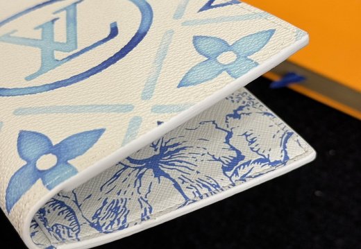 LV Passport Cover 018