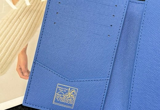 LV Passport Cover 032