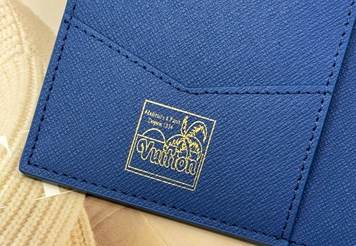 LV Passport Cover 034