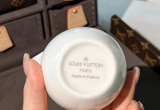 LV Tea Set 018