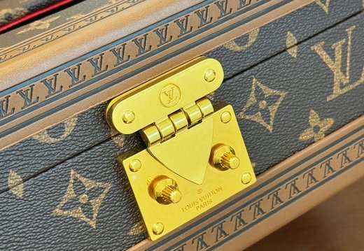 LV tissue box 044
