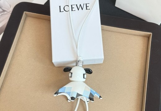 LOEWE A031 202509200139