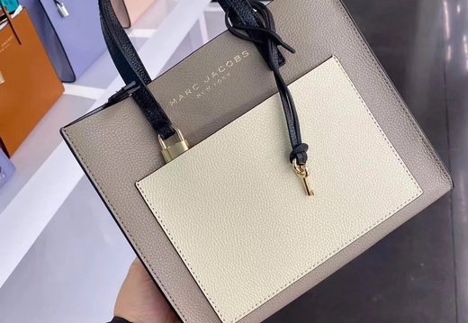 Marc Jacobs A008 20250330 0006