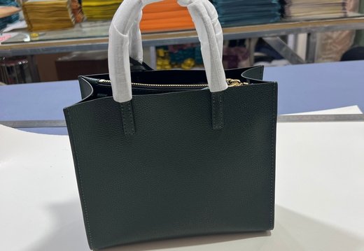 Marc Jacobs A008 20250330 0012