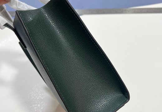 Marc Jacobs A008 20250330 0016