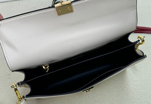 Prada A008 20250330 0010