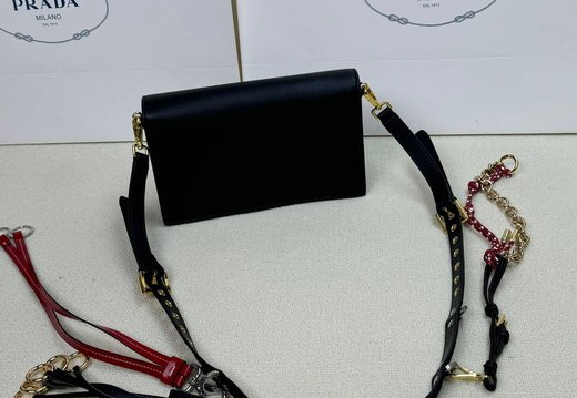 Prada A008 20250330 0015