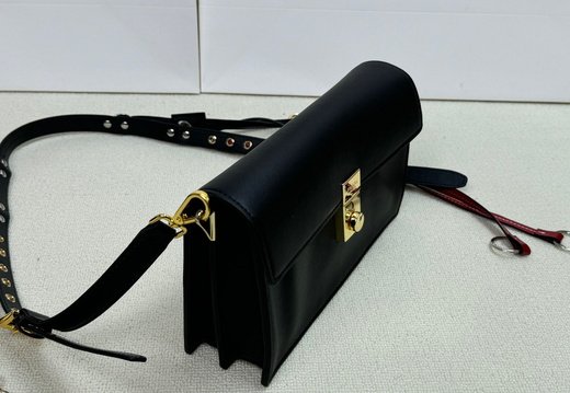 Prada A008 20250330 0016