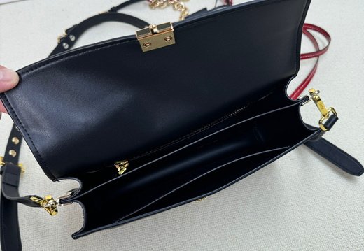 Prada A008 20250330 0020