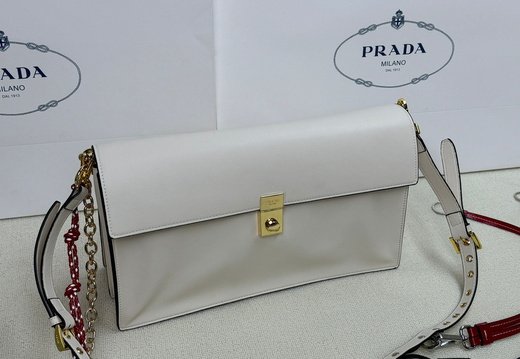Prada A008 20250330 0022