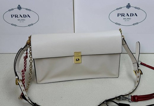 Prada A008 20250330 0026