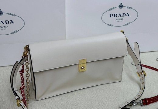 Prada A008 20250330 0027