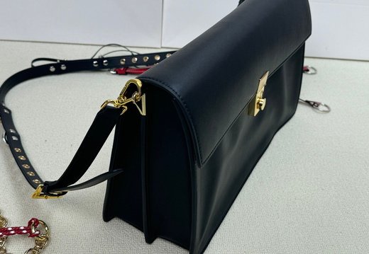 Prada A008 20250330 0037