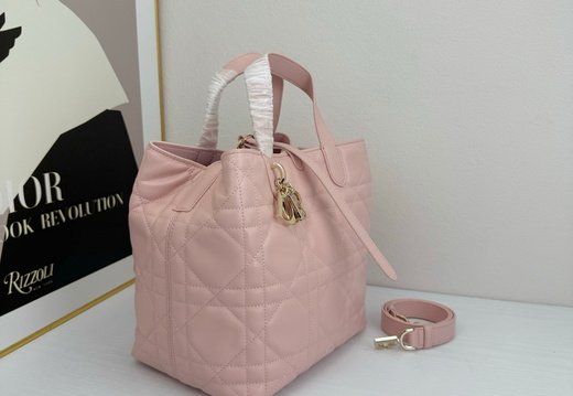 Dior A001 20250430 0006