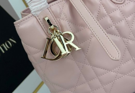 Dior A001 20250430 0014