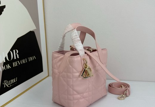 Dior A001 20250430 0015