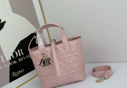 Dior A001 20250430 0018