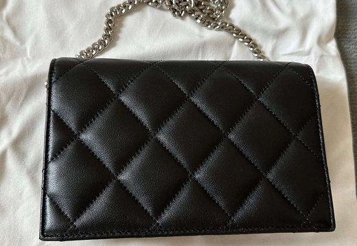 A011 ALEXANDER MCQUEEN 202503200007