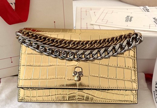 A011 ALEXANDER MCQUEEN 202503200010