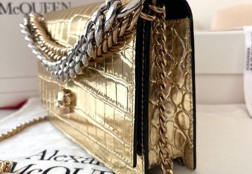 A011 ALEXANDER MCQUEEN 202503200014