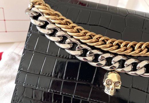 A011 ALEXANDER MCQUEEN 202503200037