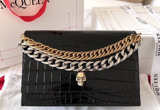 A011 ALEXANDER MCQUEEN 202503200043