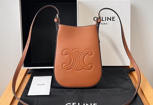 A011 Celine 202503200003