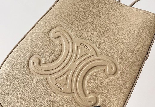 A011 Celine 202503200039