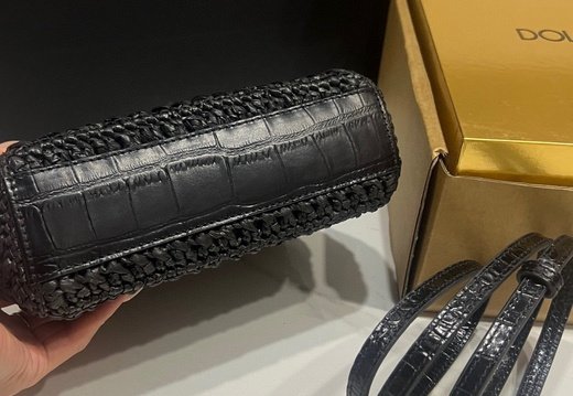 A012 DG 202503200010