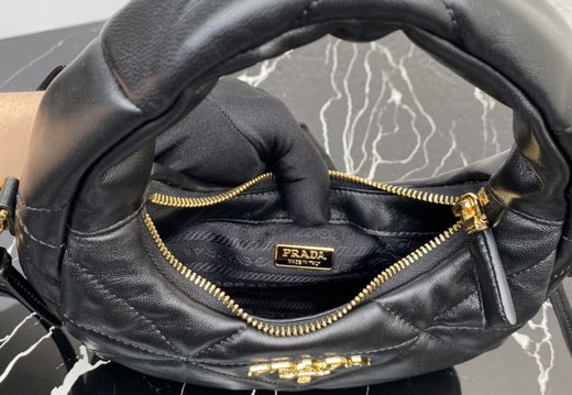 Prada A011 202503200003