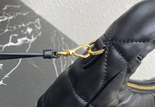 Prada A011 202503200004