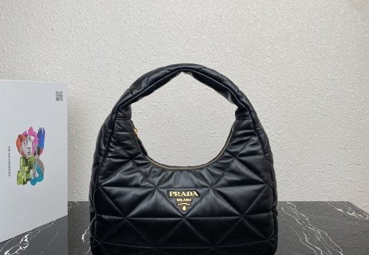 Prada A011 202503200018