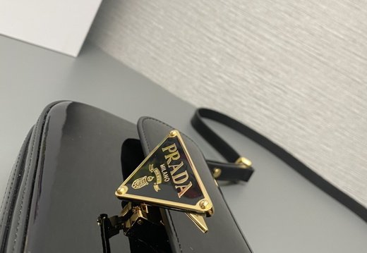 Prada A011 202503200021