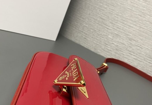 Prada A011 202503200030