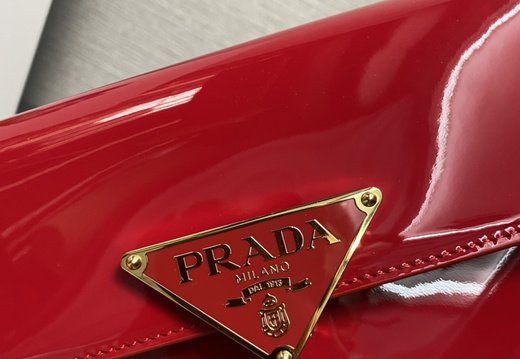 Prada A011 202503200034