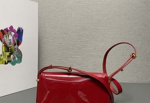 Prada A011 202503200036