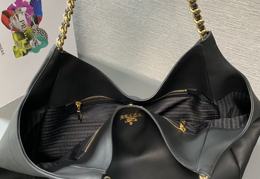 Prada A011 202503200043