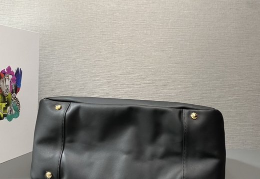 Prada A011 202503200046