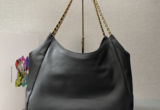 Prada A011 202503200049