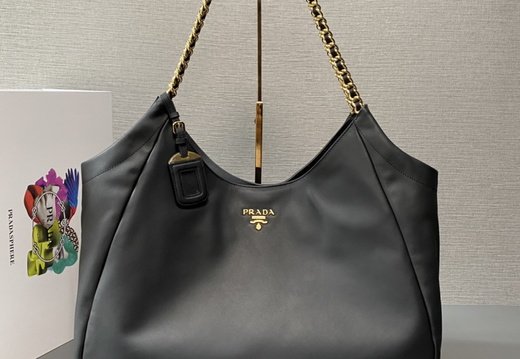 Prada A011 202503200050