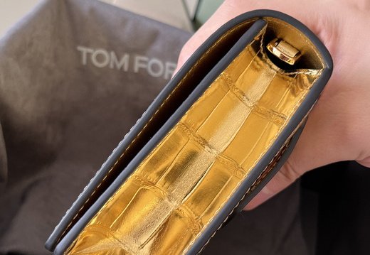 Tom Ford A011 202503200016