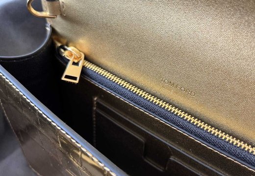 Tom Ford A011 202503200018