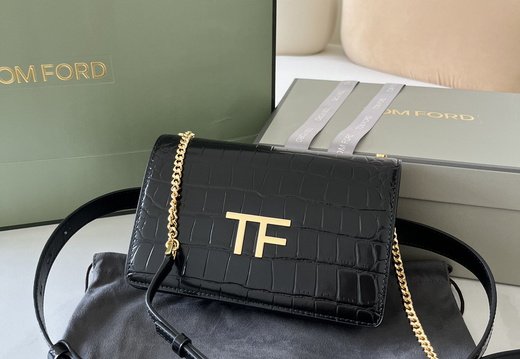 Tom Ford A011 202503200021