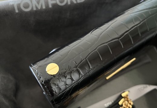 Tom Ford A011 202503200024