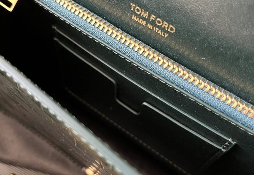 Tom Ford A011 202503200036