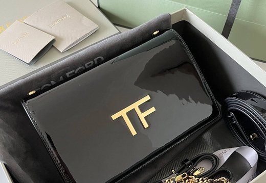 Tom Ford A011 202503200041