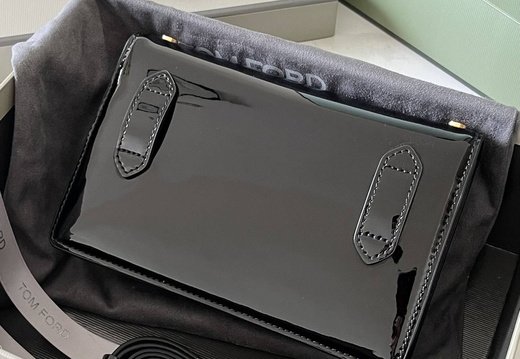 Tom Ford A011 202503200044