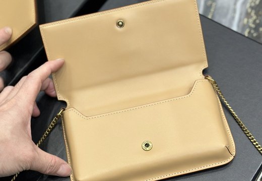 YSL A011 202503200033