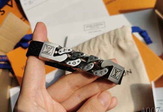 Bangle LV 0033